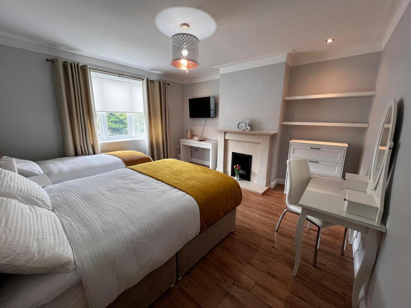 Maya'S Lodge, Dublin